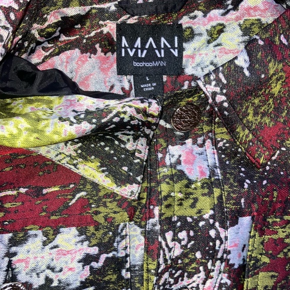 Abstract Patterned Jacket - Picture 2 of 3